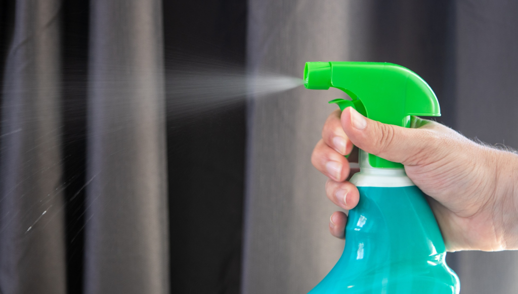 Das Foto zeigt eine Sprühflasche