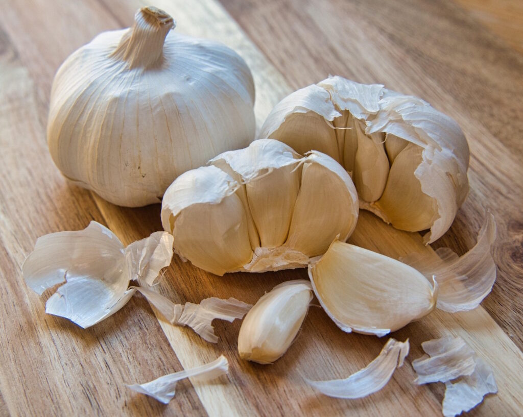 Das Foto zeigt Knoblauch